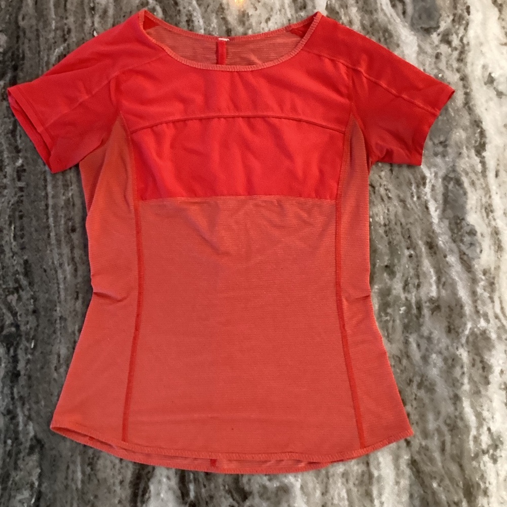 Lululemon Fast track short sleeve top!
